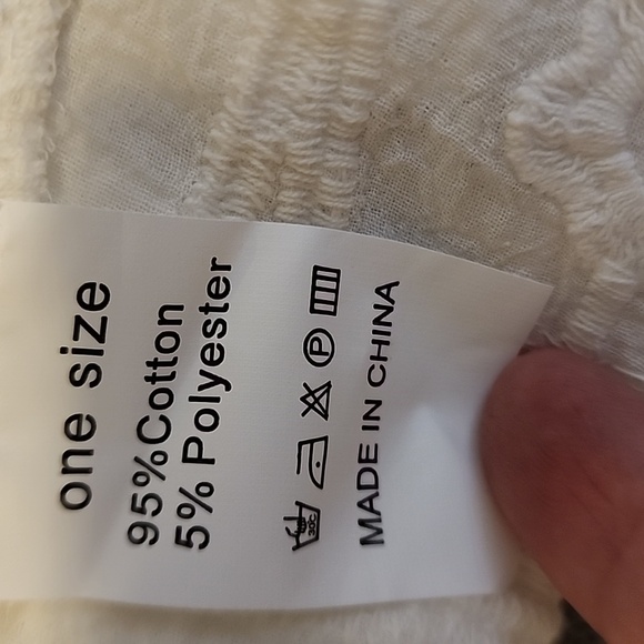 Lace tank cover up OS - Picture 3 of 3